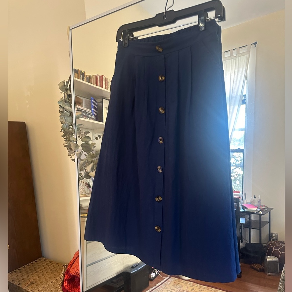 Navy, cotton, pleated, button-down skirt, Small